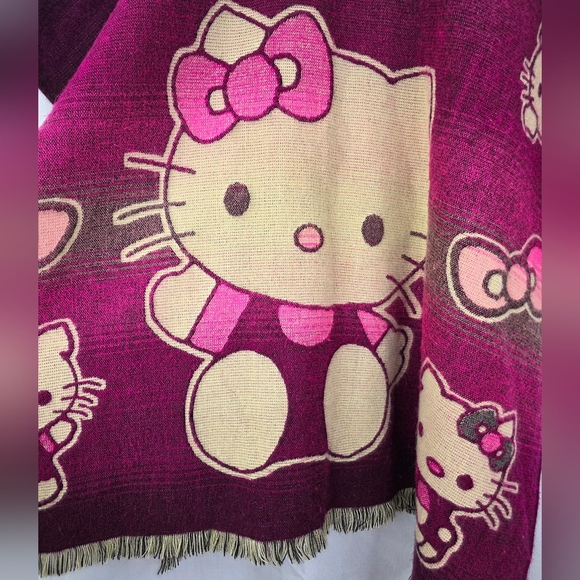 Hello Kitty Bow Cat Cape Poncho Hooded Soft Warm Unisex One Size Fits Most - Picture 8 of 15